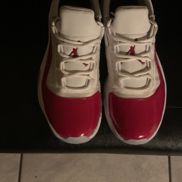 Air Jordan 11 CMFT Cherry - Picture 1 of 7